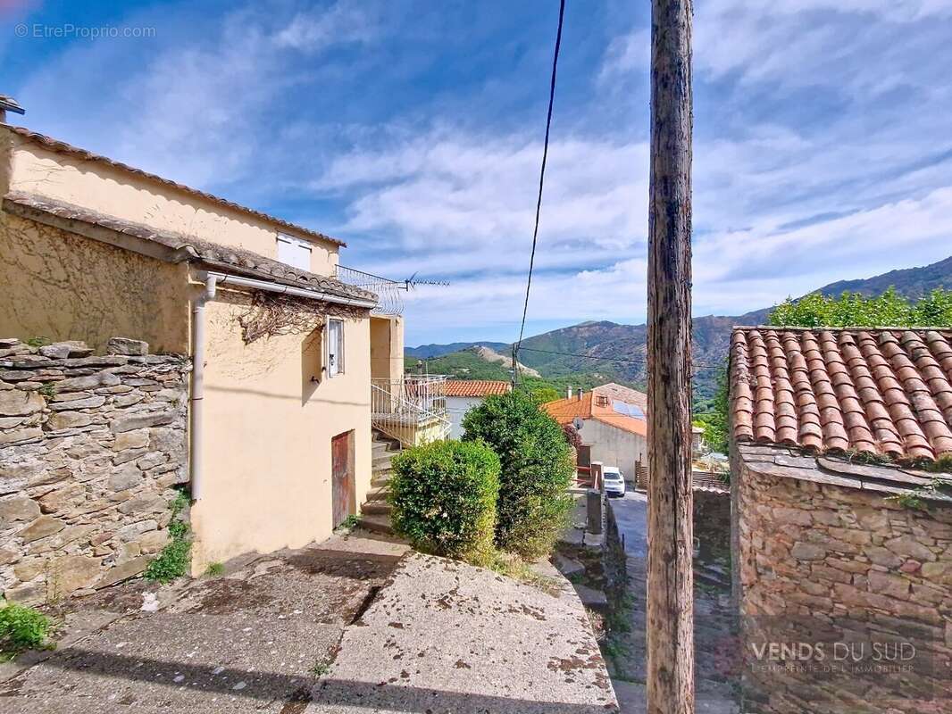 Maison à CASTANET-LE-HAUT