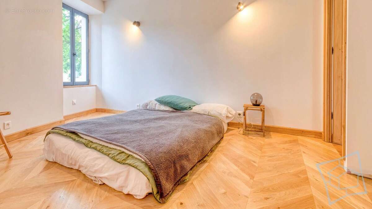 Maison à VOISINS-LE-BRETONNEUX