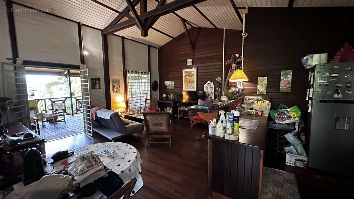 Maison à REMIRE-MONTJOLY