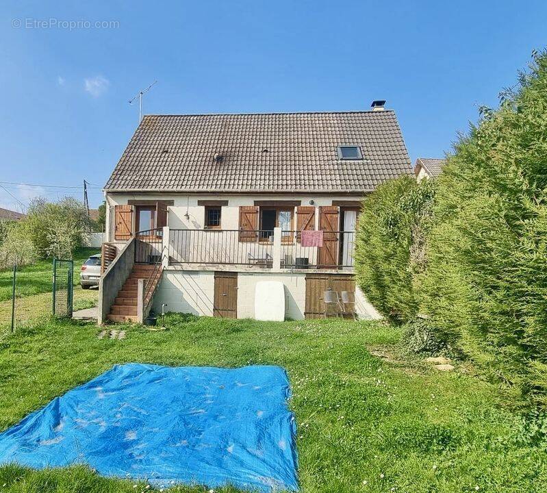 Maison à MONTIGNY-LENCOUP