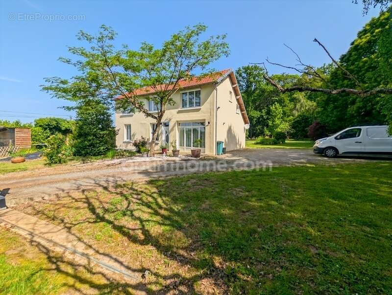 Maison à VILLAINES-SOUS-LUCE