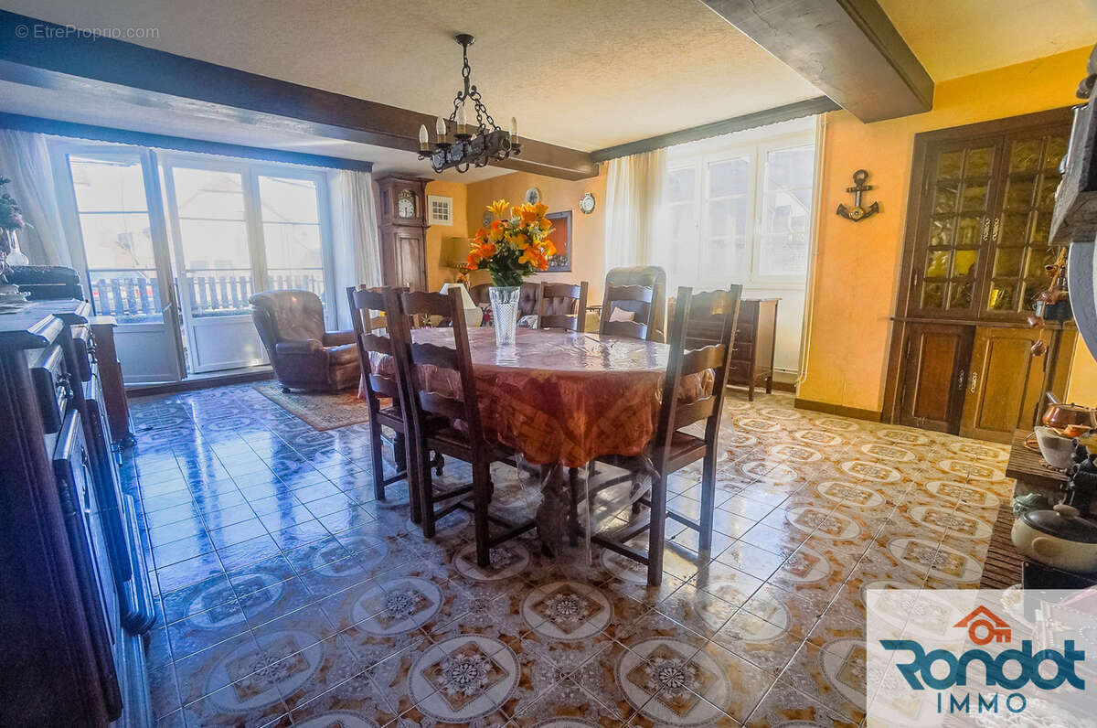 Maison à CUSSEY-LES-FORGES