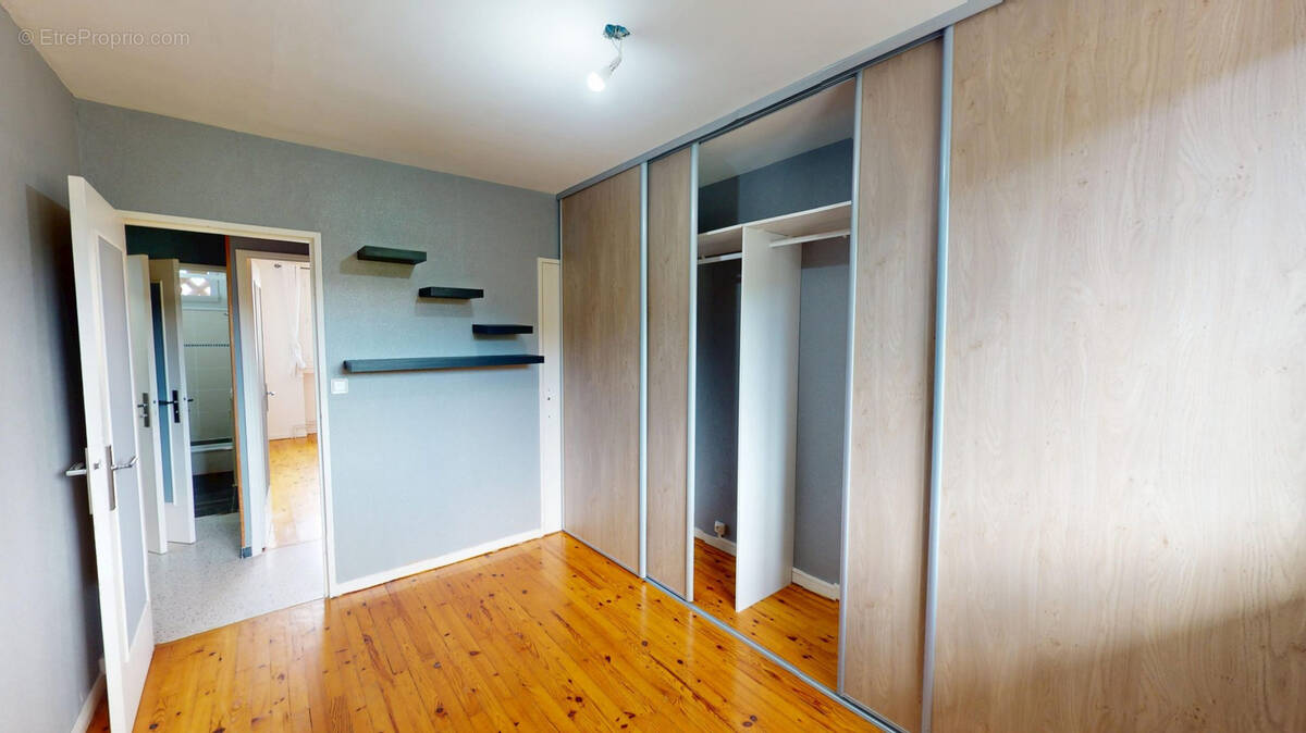 Appartement à UNIEUX