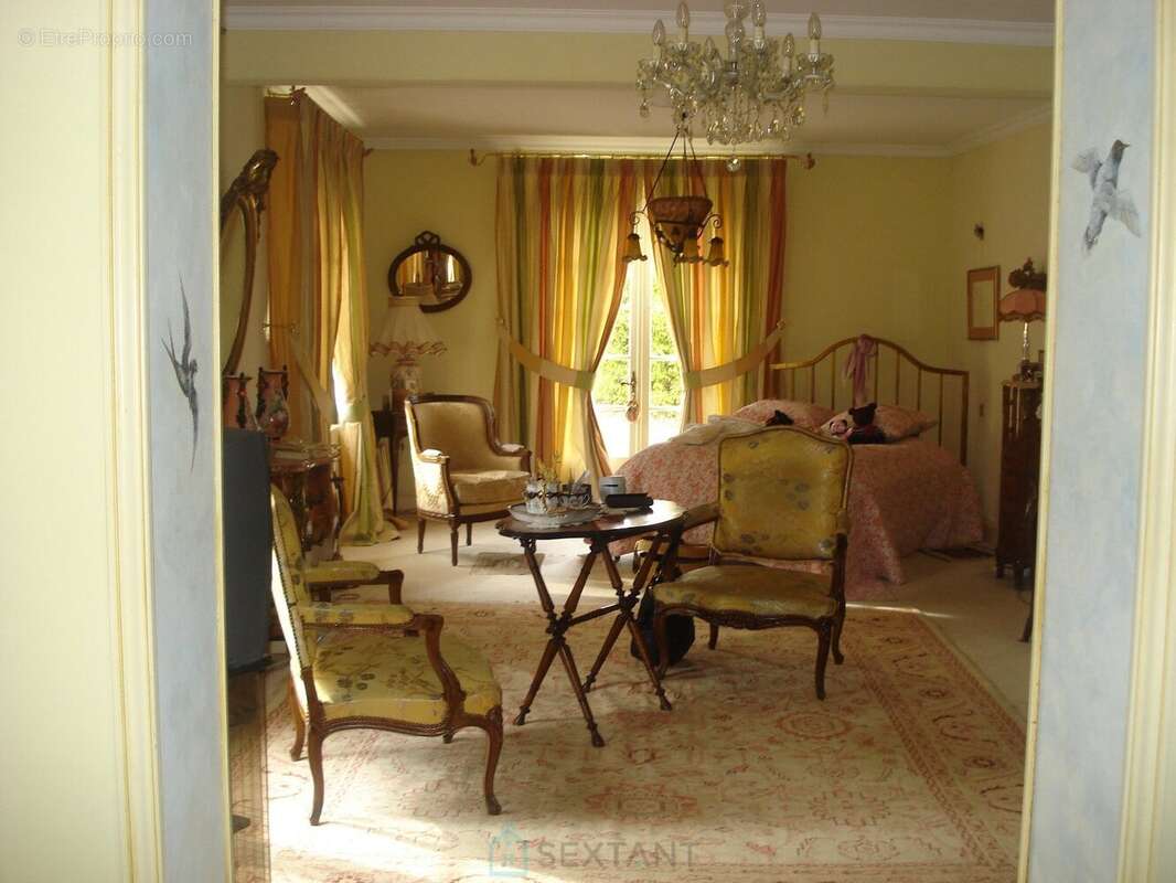 Maison de charme sur terrain de 14000 m2 - photo 4