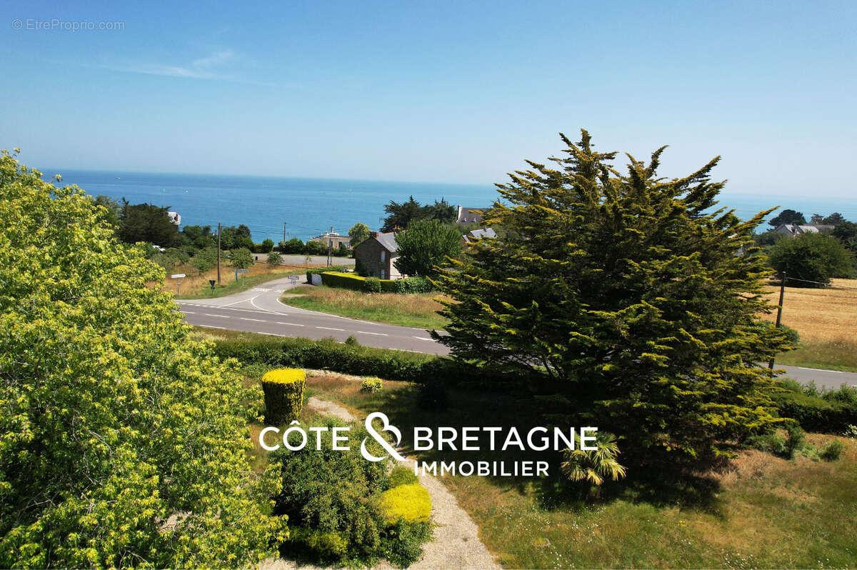 Terrain à ETABLES-SUR-MER