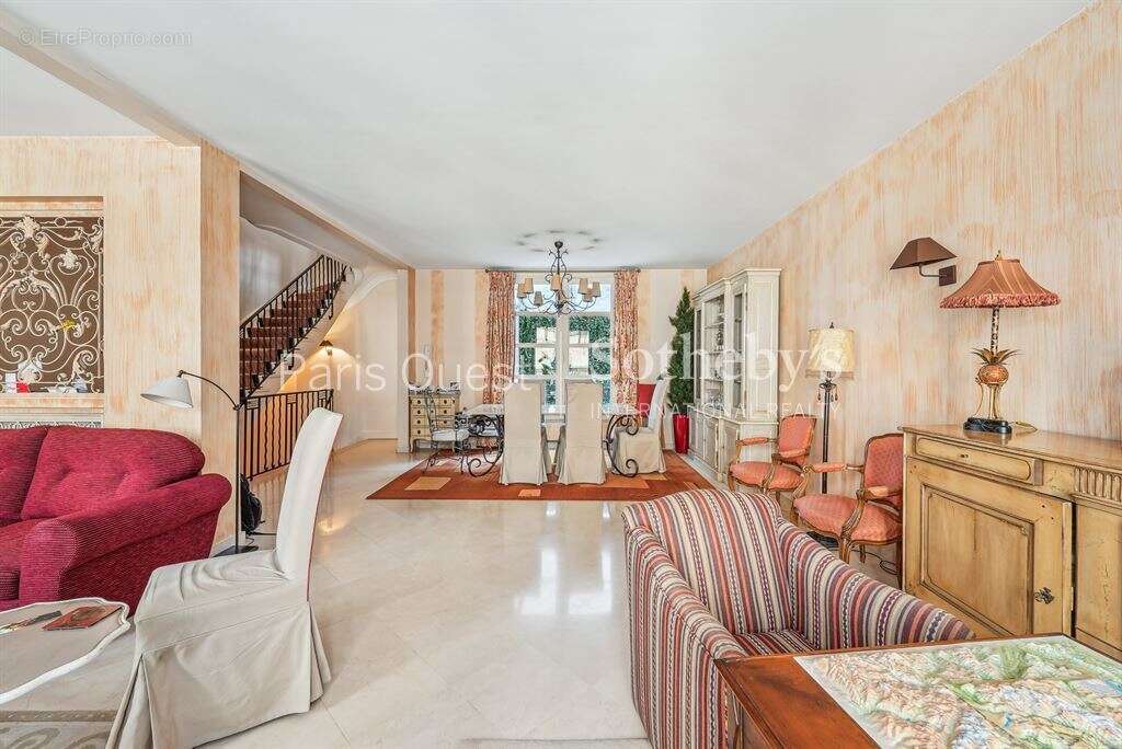 Maison à NEUILLY-SUR-SEINE