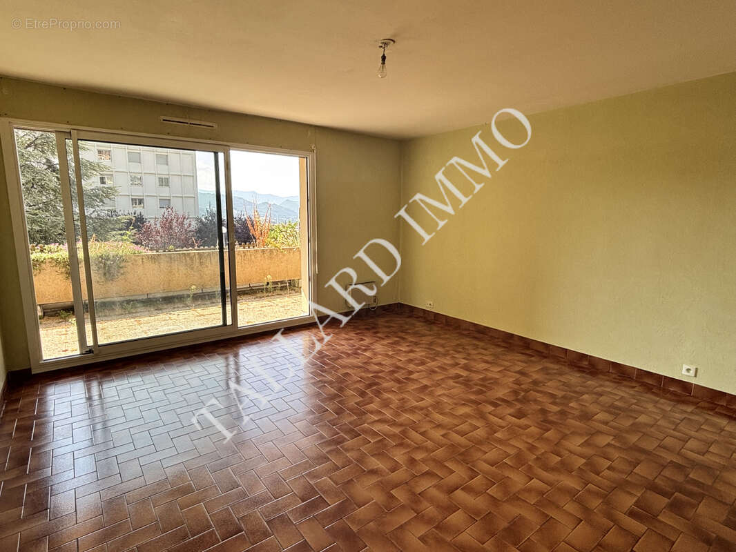 Gap Sud appartement type 3 + terrasse et cave - photo 3