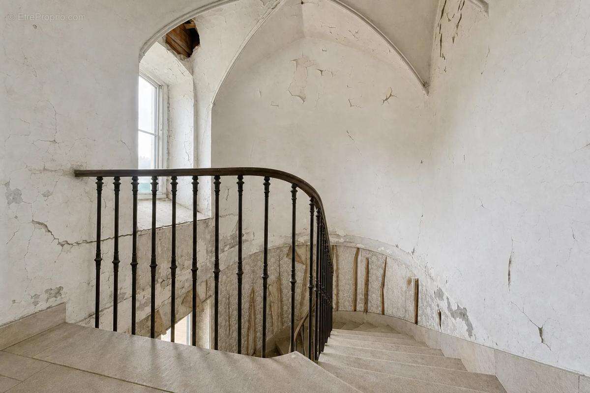 Domaine de caractère à restaurer – 500 m² –3,6 ha – accès rapide - photo 12