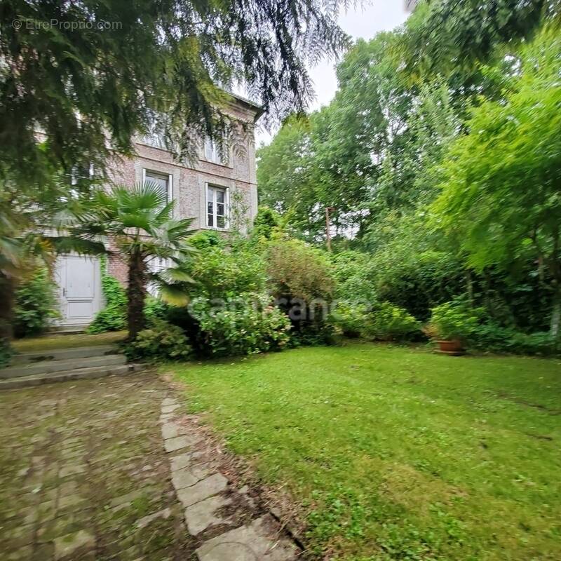 Maison à LES LOGES
