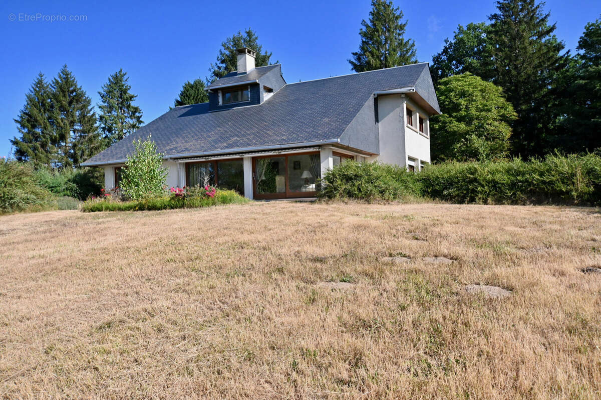 Maison à DUN-LES-PLACES