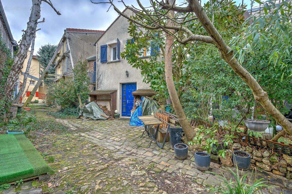 Maison à LE PLESSIS-ROBINSON