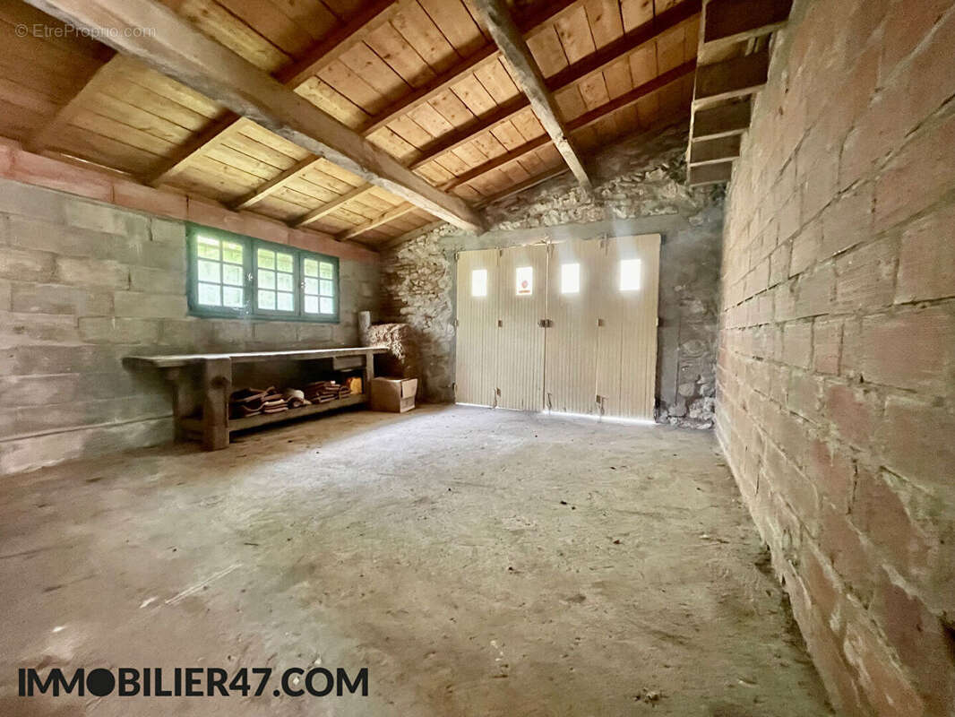 Maison de village avec jardin et garage - photo 9