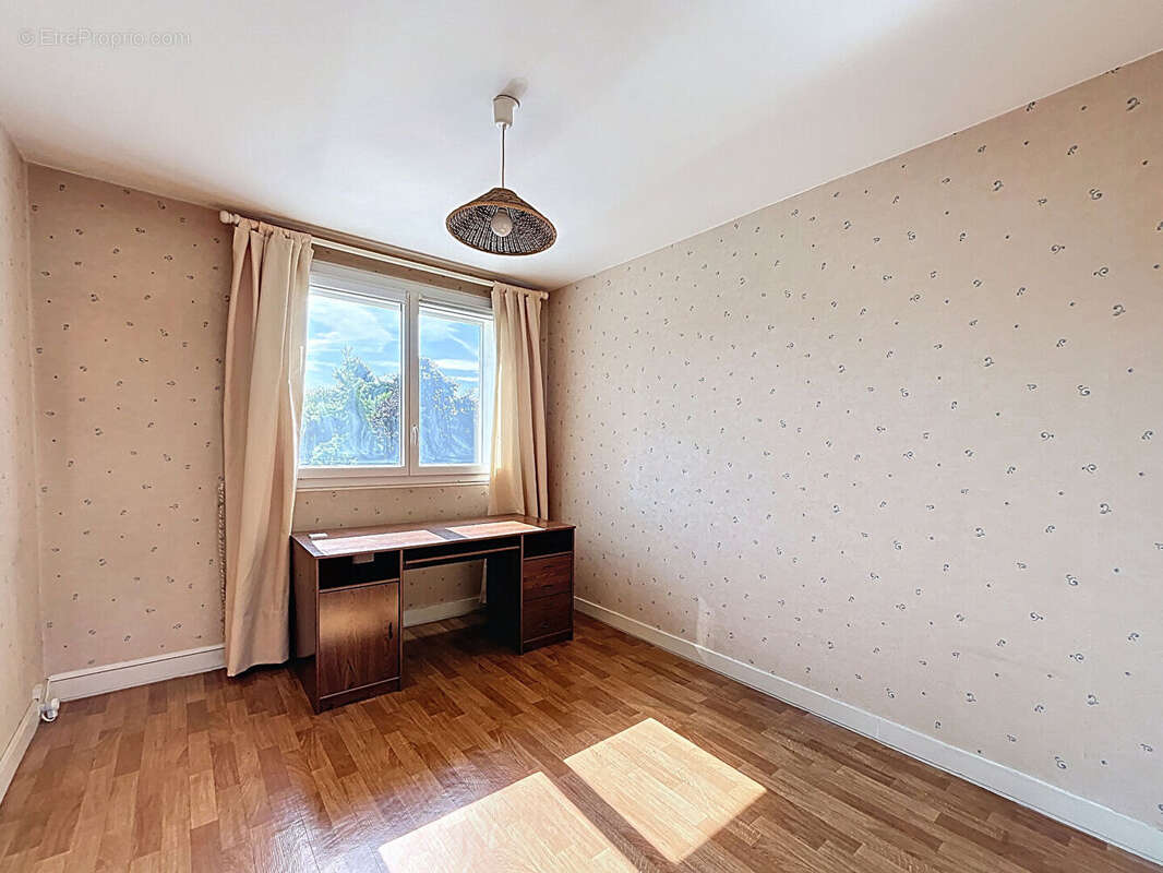 Appartement à SAINT-MICHEL-SUR-ORGE