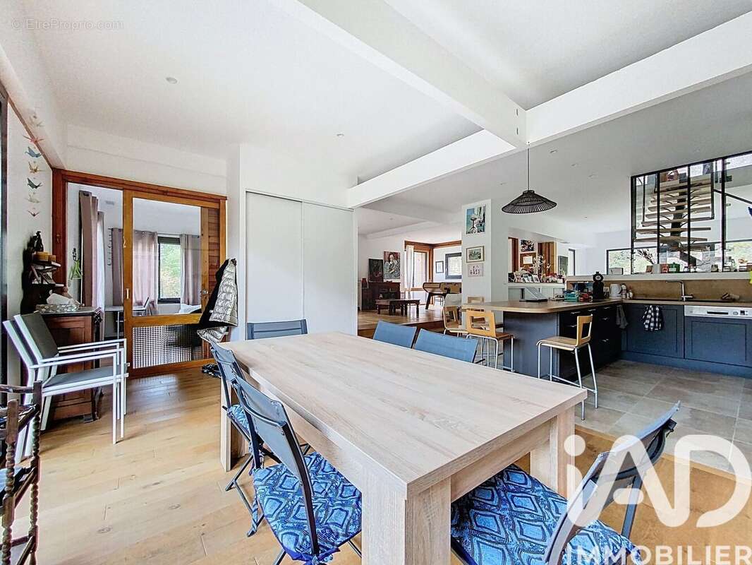Maison 208 m² à Le Poet-Laval  - photo 9