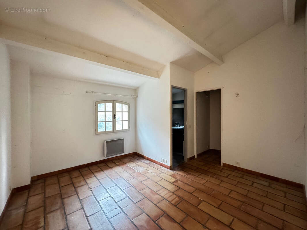 Maison à CHATEAUNEUF-LE-ROUGE