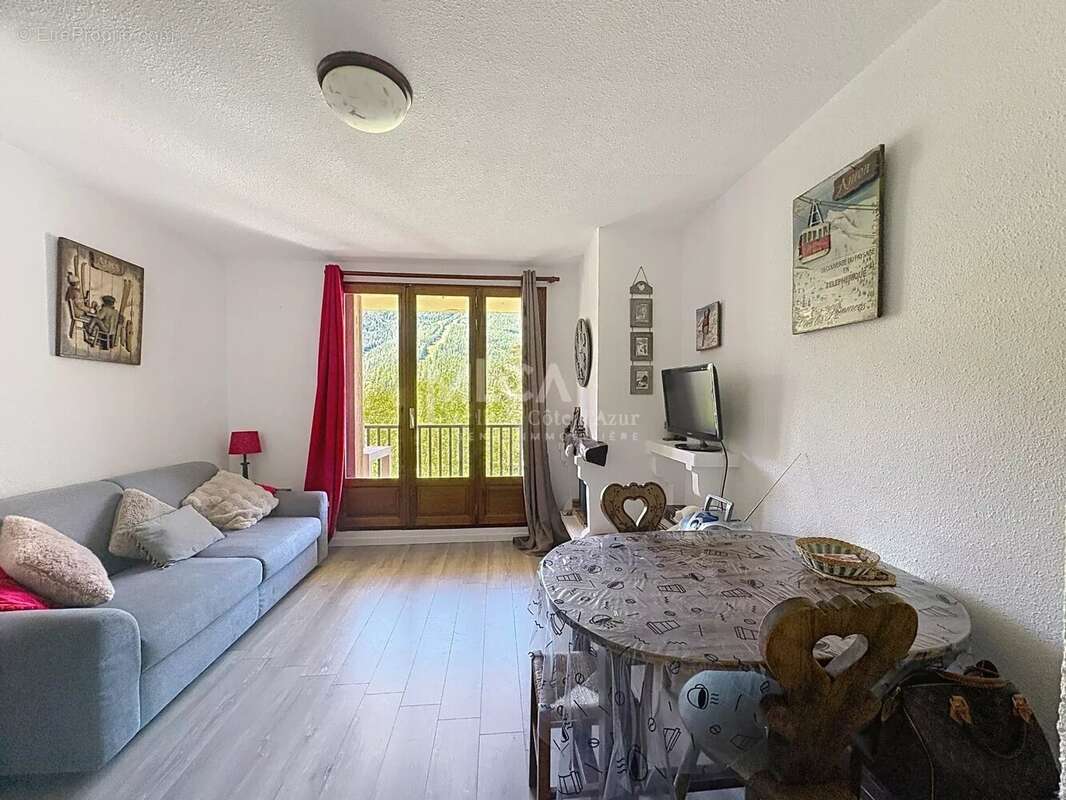 Appartement à SAINT-ETIENNE-DE-TINEE