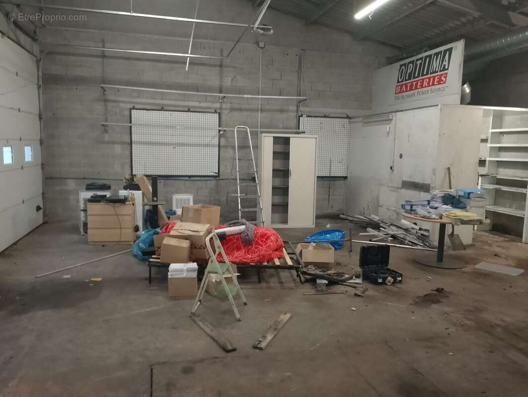 Commerce à LE PONT-DE-BEAUVOISIN