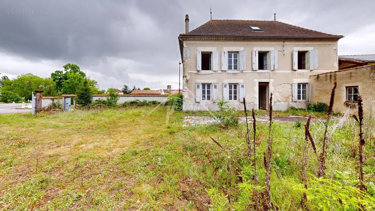 Maison à BAS-ET-LEZAT
