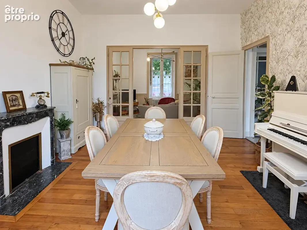 Alençon . Maison de caractère de 212 m², huit chambres et jardin paysager - photo 10