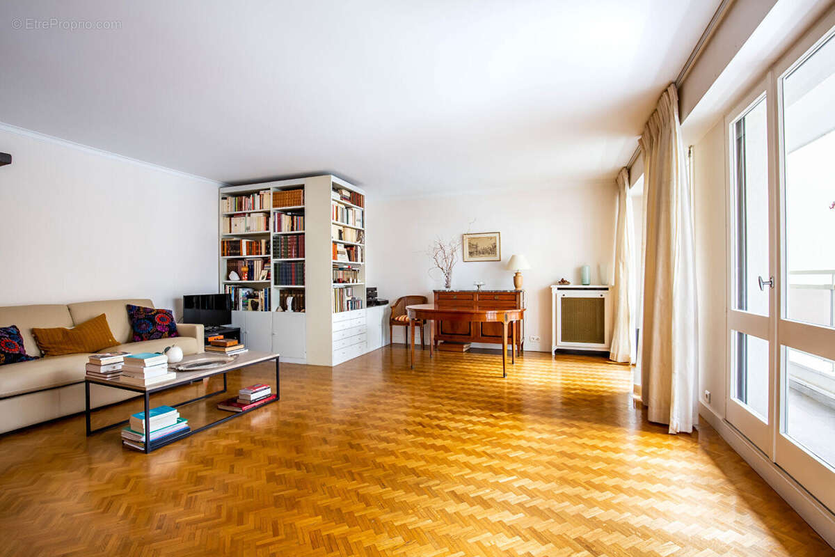 Appartement à PARIS-12E