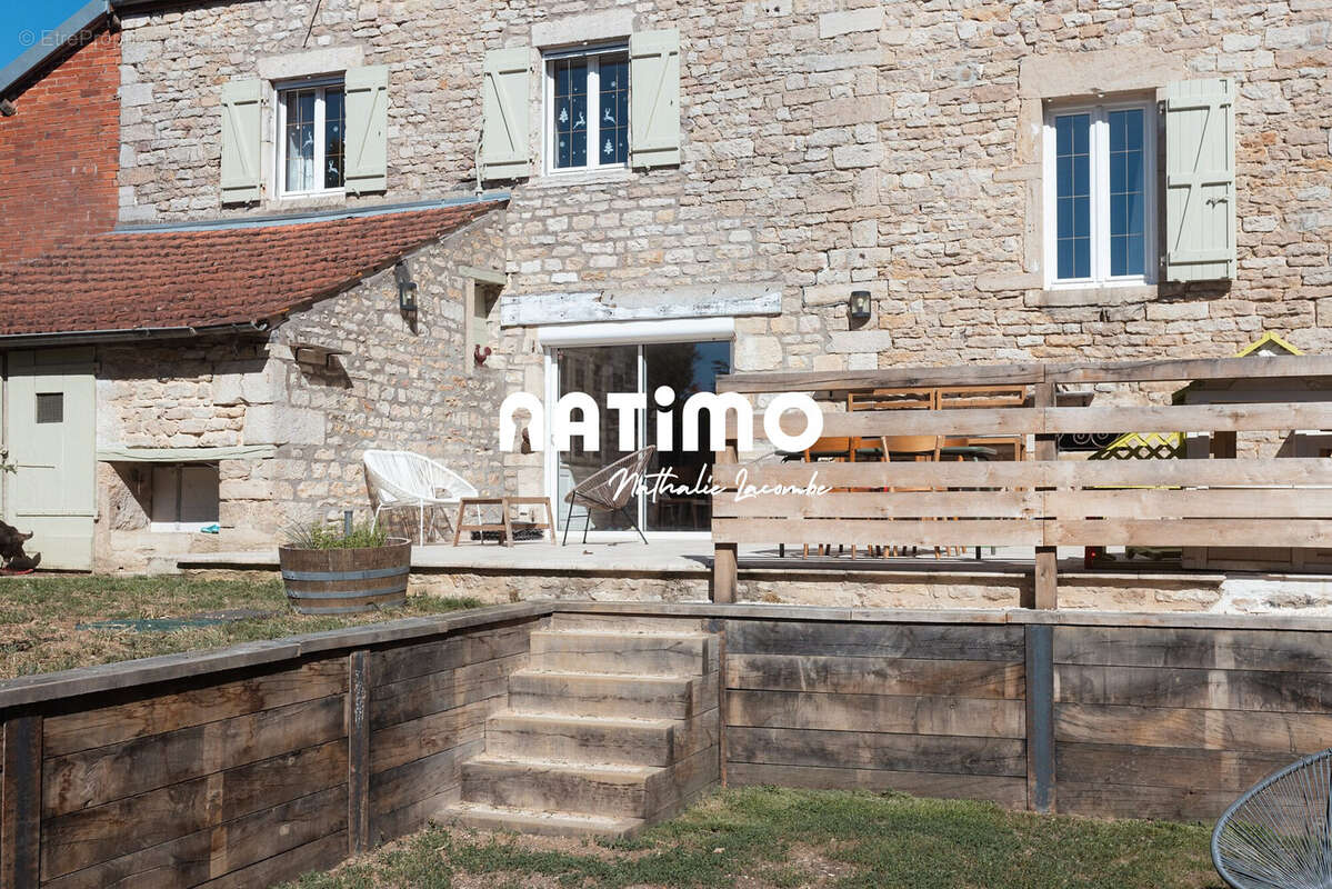 Maison 160 m² à Saffres  - photo 2