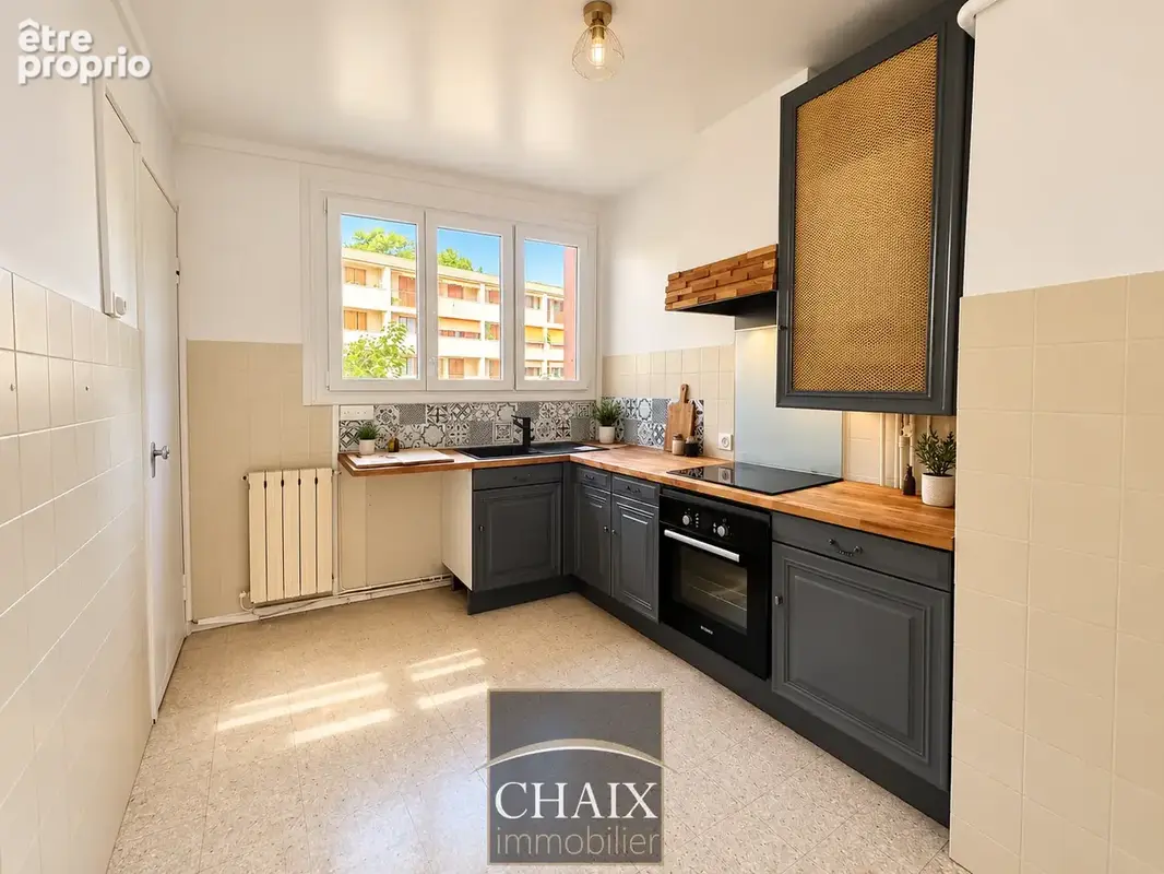 Aubagne Type 3 avec balcon et stationnement - photo 3