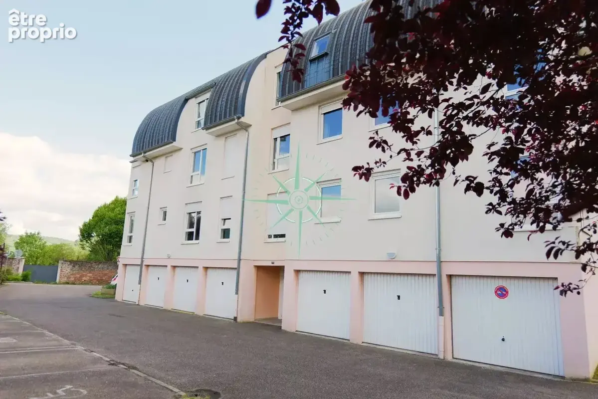 À VENDRE - Appartement 3 pièces  85 m2 avec balcon, garage et caves - photo 12