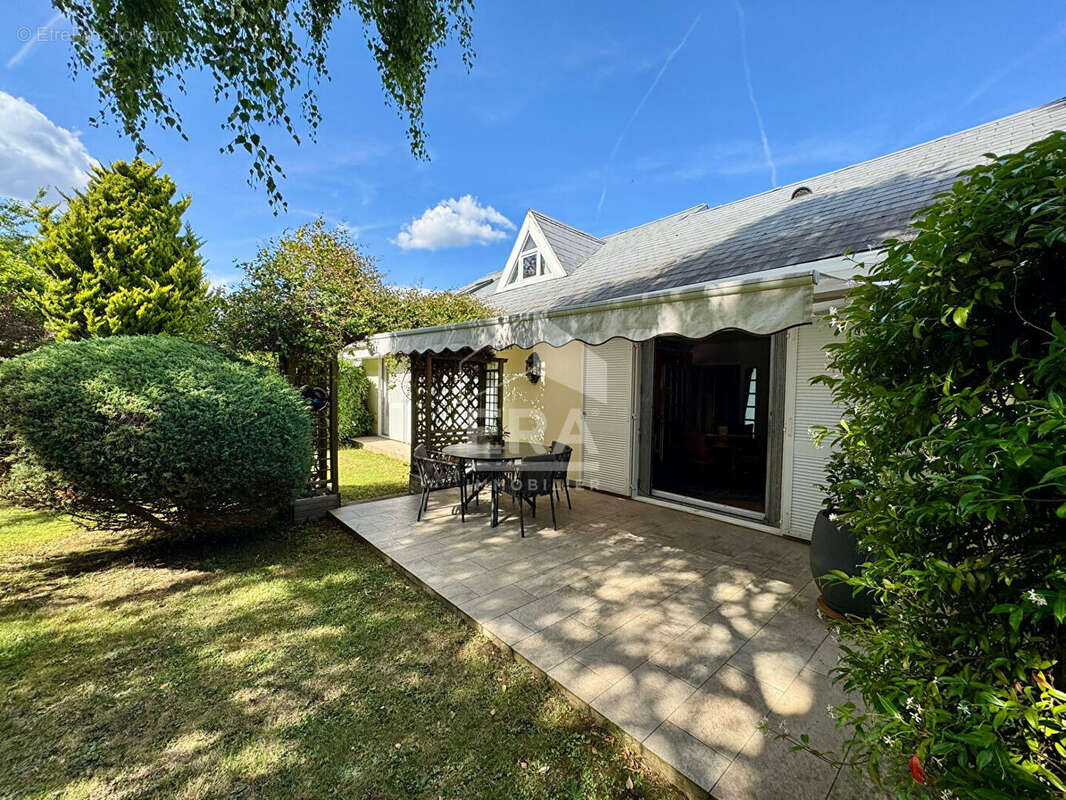 Maison à COMBS-LA-VILLE