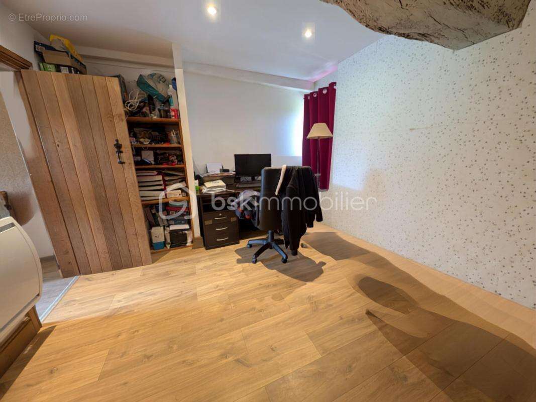 Maison de campagne offrant un beau potentiel ! - photo 9