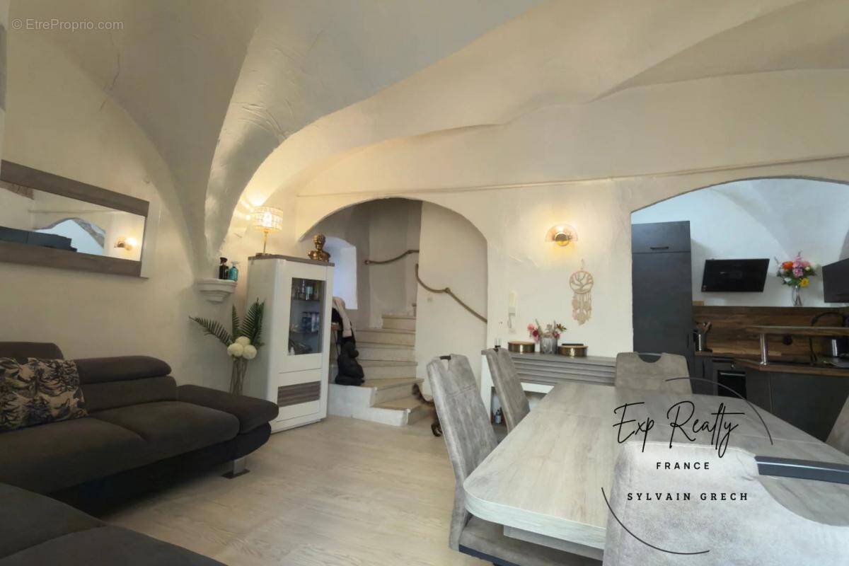 Appartement à SAINT-MAXIMIN-LA-SAINTE-BAUME