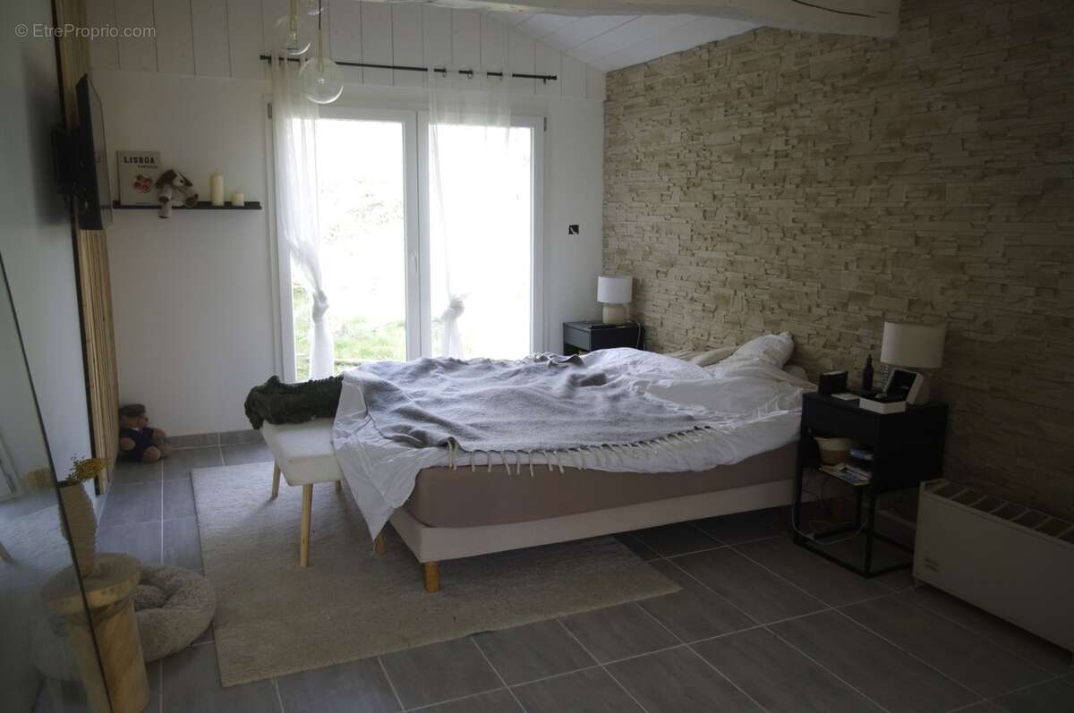A vendre Maison en pierre  5 pièces SAINT JEAN POUTGE (32) sur terrain de 2ha - photo 4
