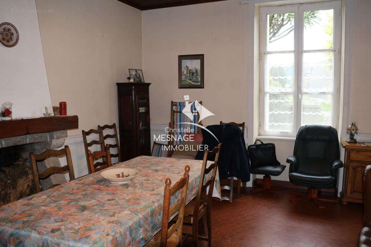 Maison à SAINT-PIERRE-DE-PLESGUEN