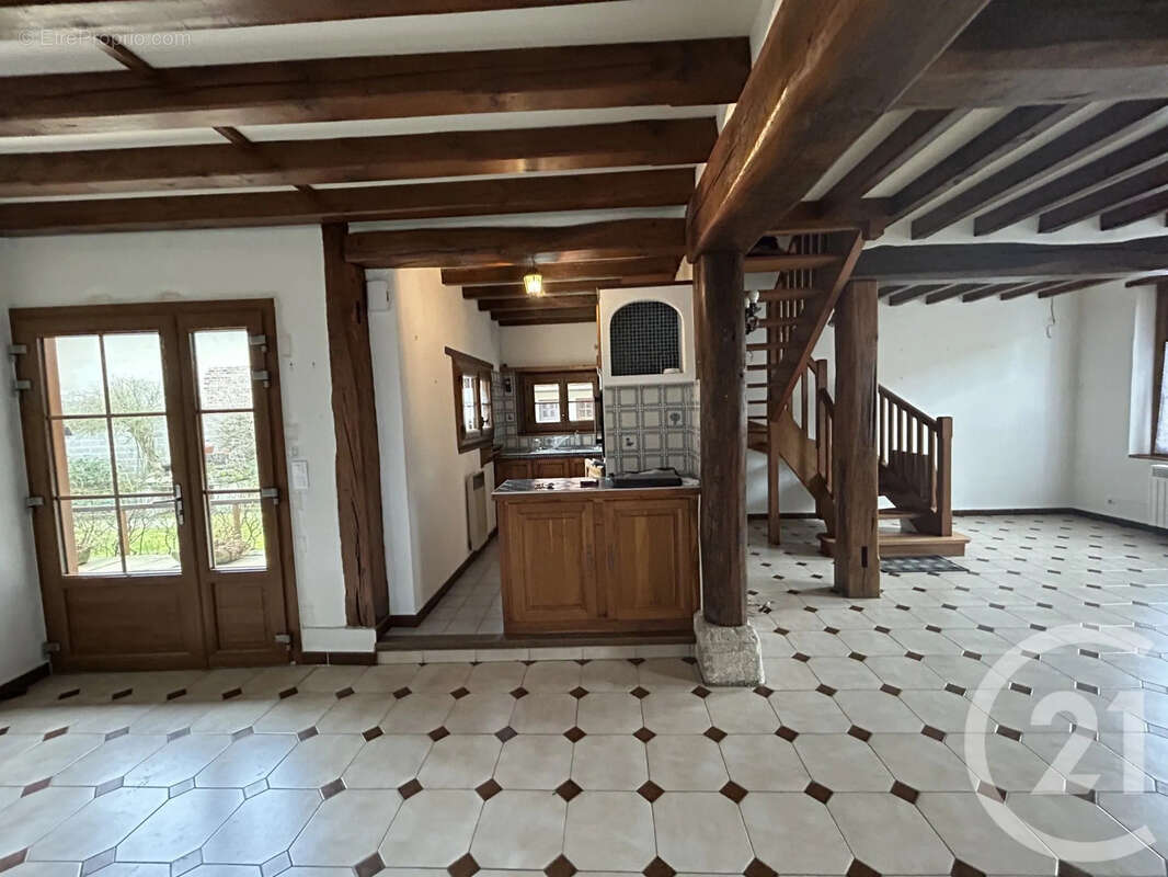 Maison à CHEPPES-LA-PRAIRIE