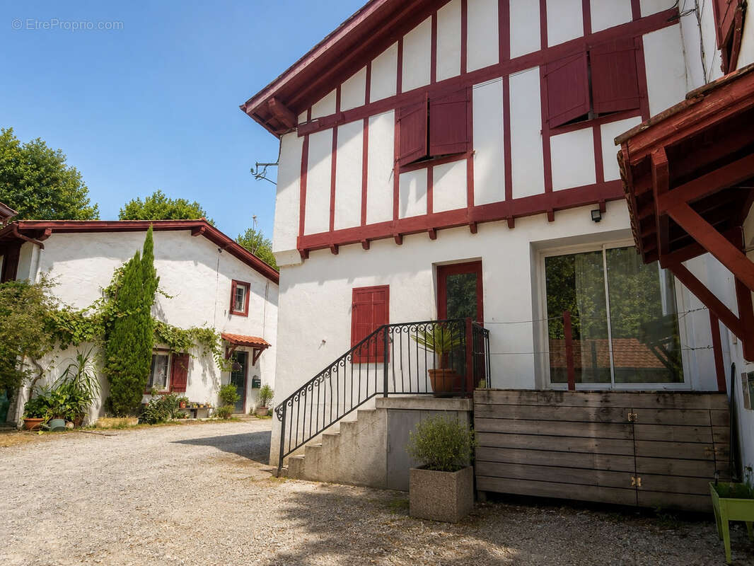 HASPARREN   Maison de village rénovée avec jardin privatif et garage - photo 14