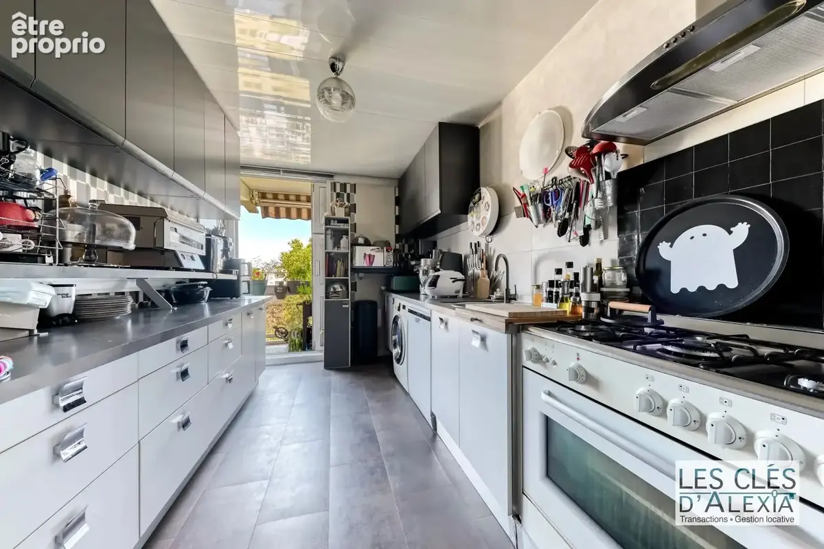 Superbe appartement familial rénové avec balcon filant – Résidence de standing avec parc & tennis - photo 7