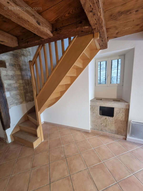 Maison à CHAMPAGNE-EN-VALROMEY