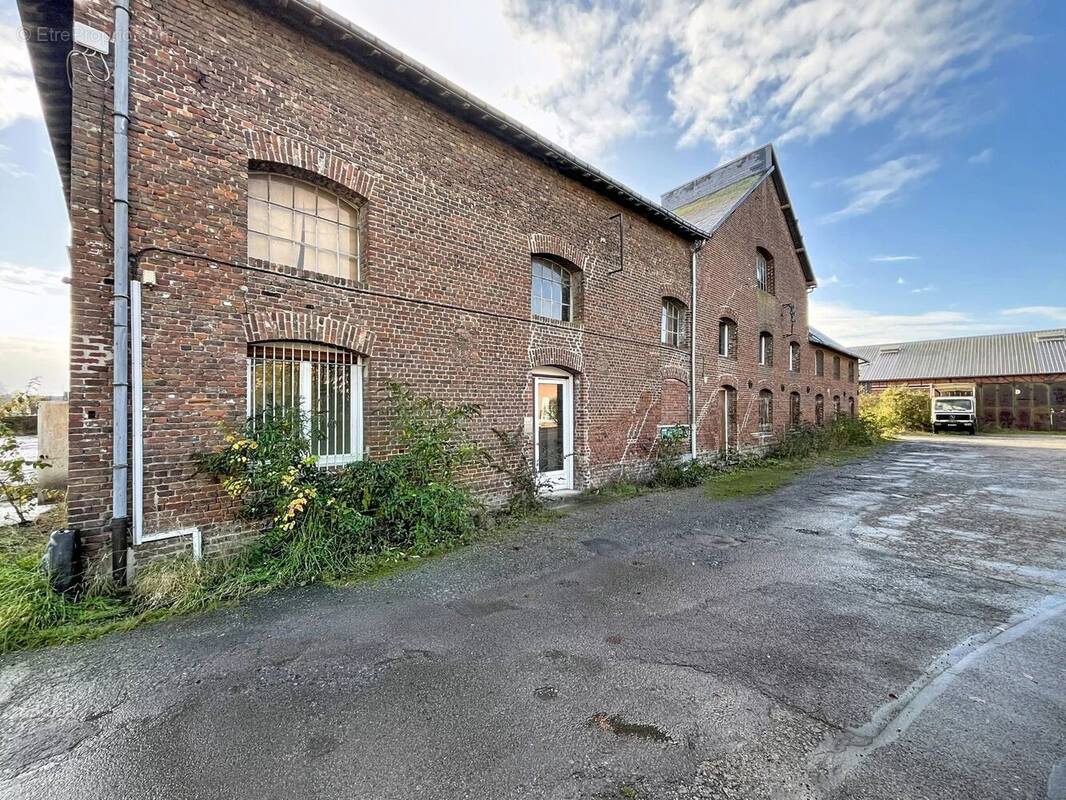 Commerce à AULNOIS-SOUS-LAON