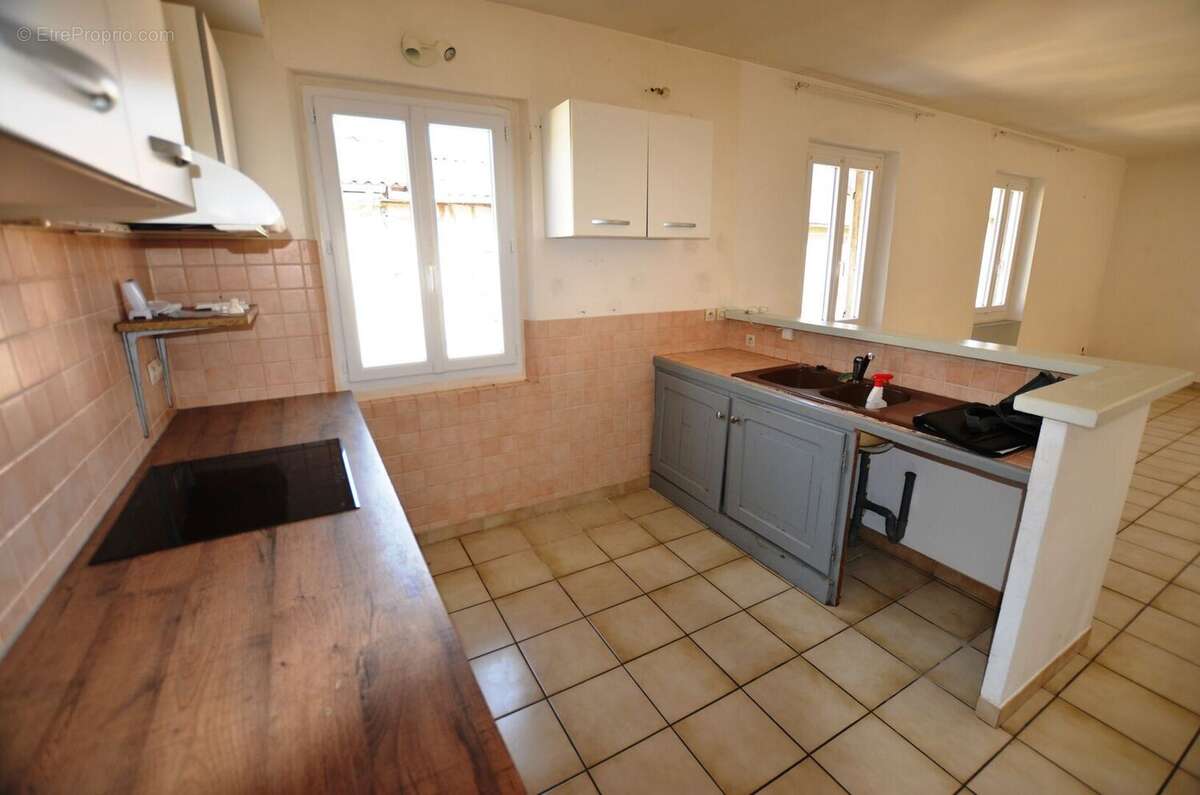 À vendre, Vic-Fezensac (Gers): charmante maison de ville 4 chambres, 2 au rdc, avec garage et cour, proche commodités - photo 3
