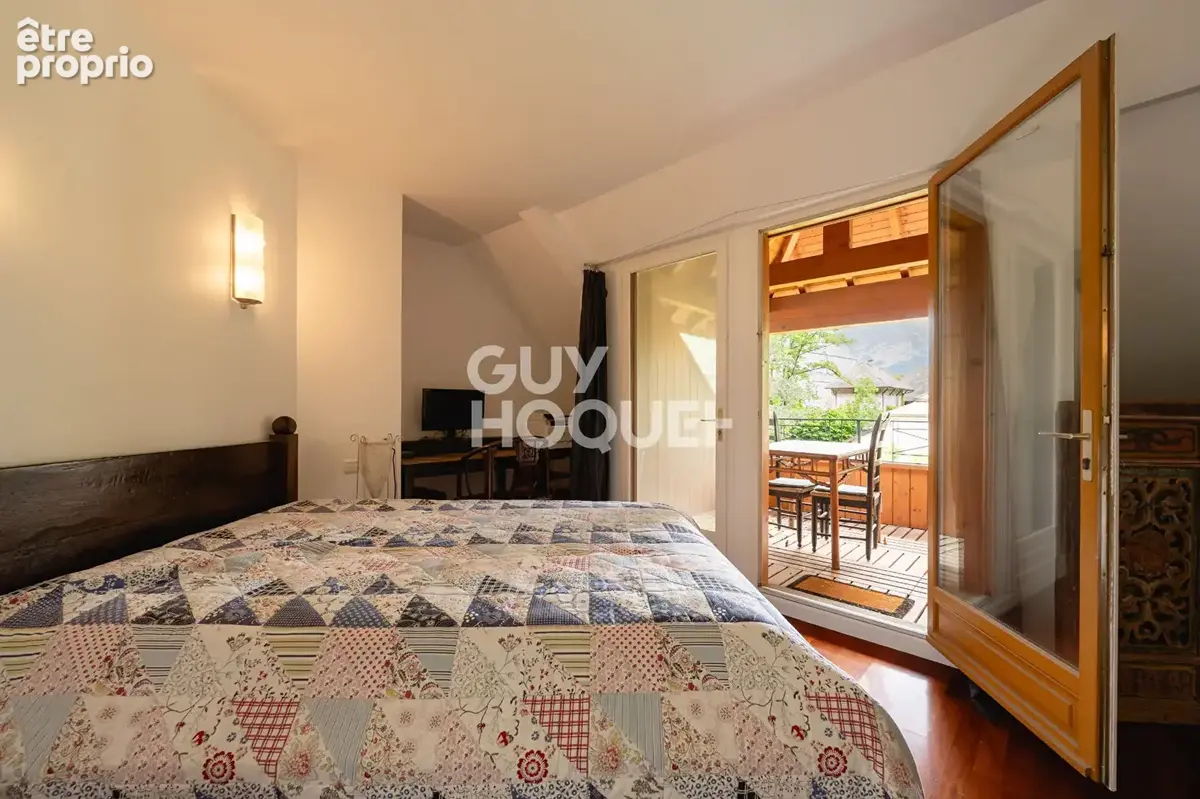 Sévrier ? superbe appartement aux volumes rares, à proximité du lac - photo 8