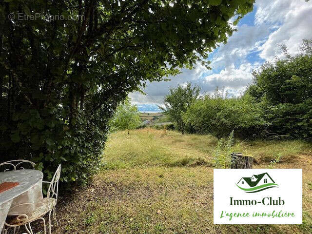 Maison à SAINT-LEGER-DE-FOUGERET