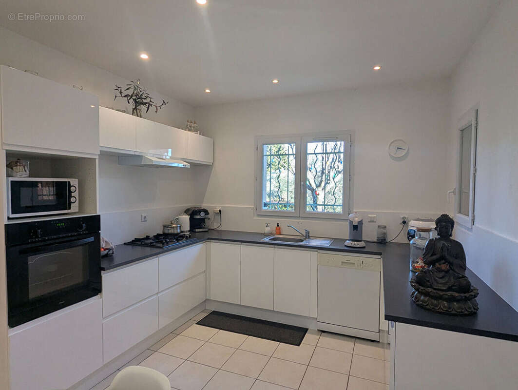 VILLECROZE jolie maison de plain-pied 127 m², 5 pièces, garage au calme - photo 8