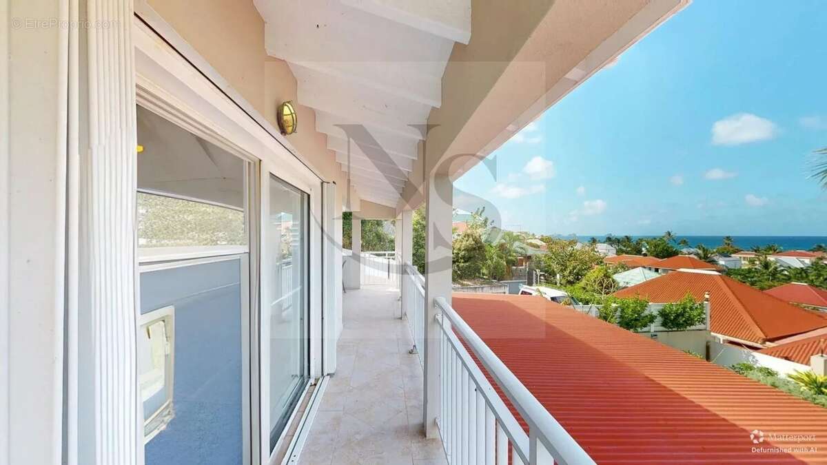 Maison à CAPESTERRE-BELLE-EAU