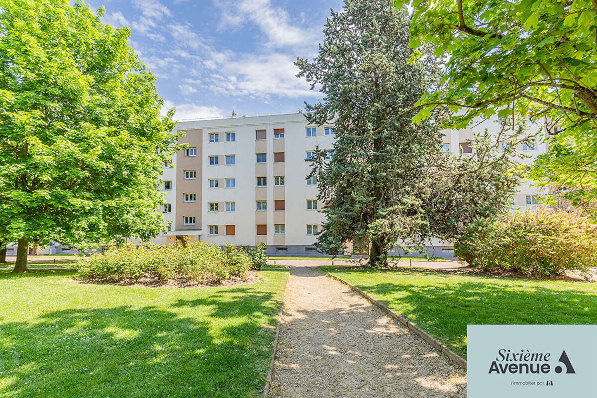 Appartement à CHILLY-MAZARIN