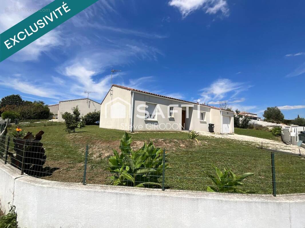 Photo 1 - Maison à L'ILE-D'ELLE