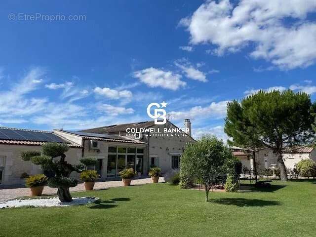 Maison à SAINT-JEAN-D&#039;ANGELY