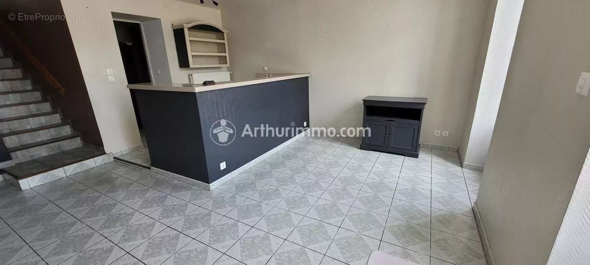 Maison à SAINT-JEAN-D&#039;ANGELY