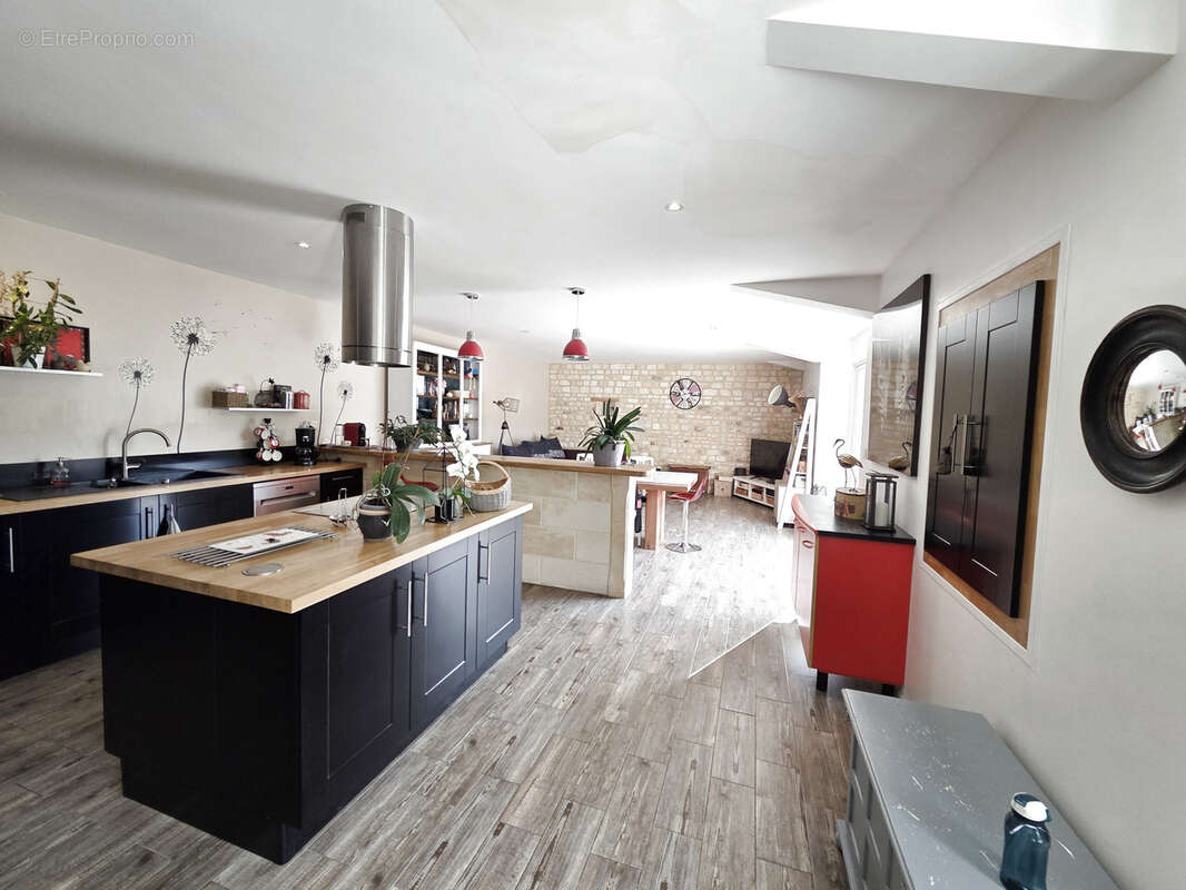 Maison à TRIAC-LAUTRAIT