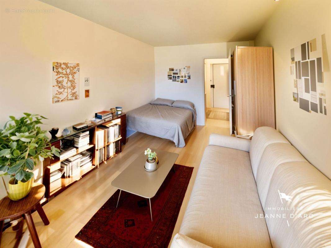Appartement à PARIS-20E