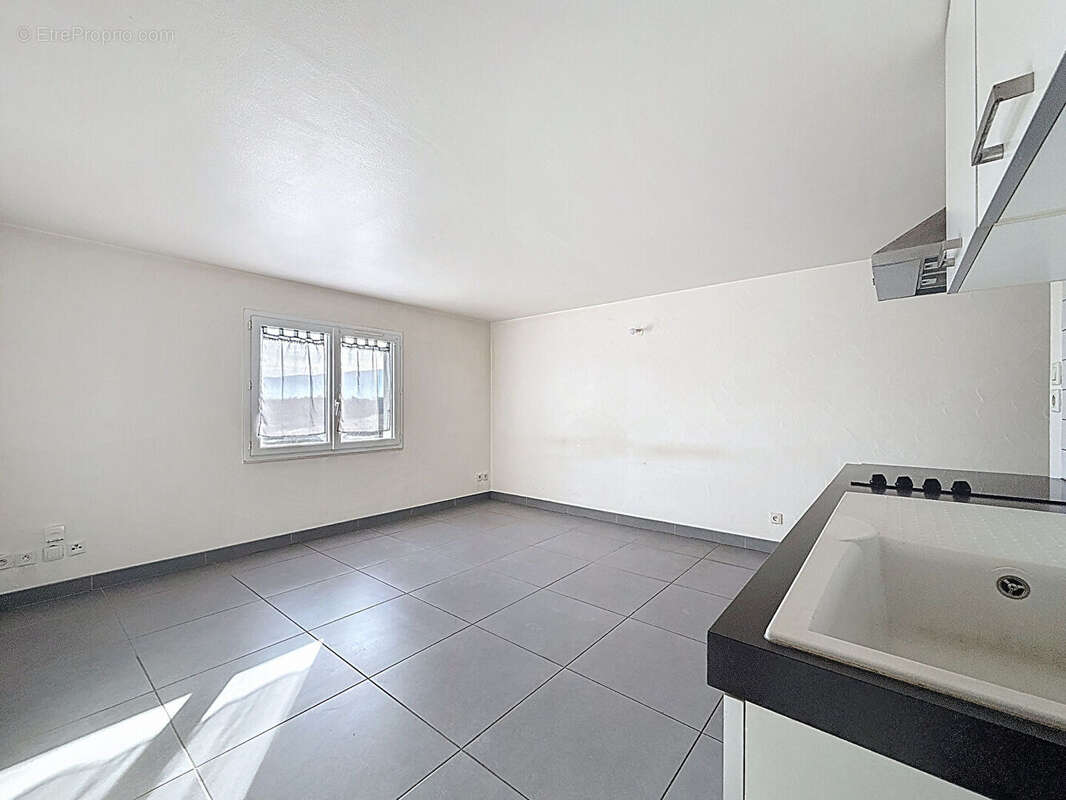 Appartement à POISY