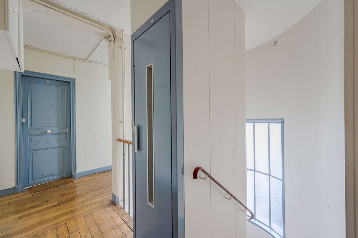 Appartement à PARIS-18E